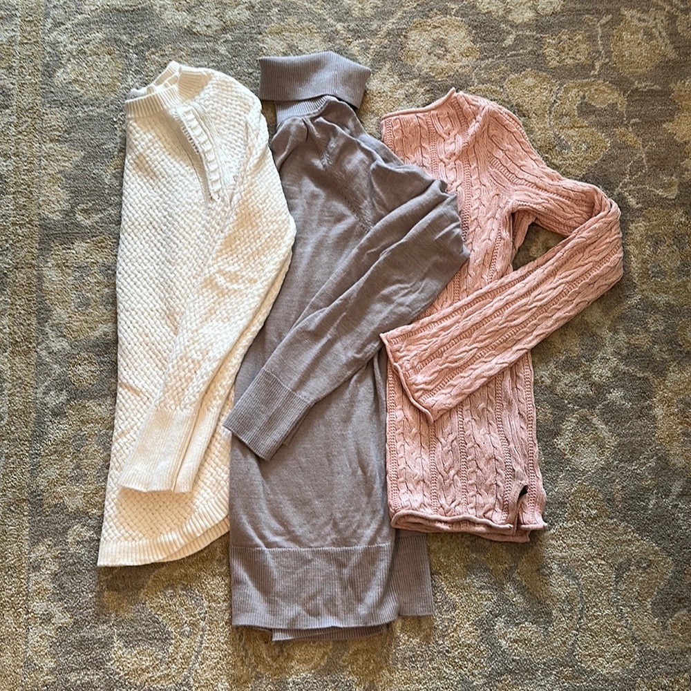 Lot of 3 womens sweaters XS